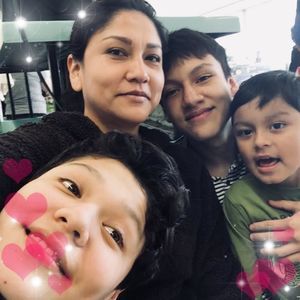 Meet your Posher, Macias